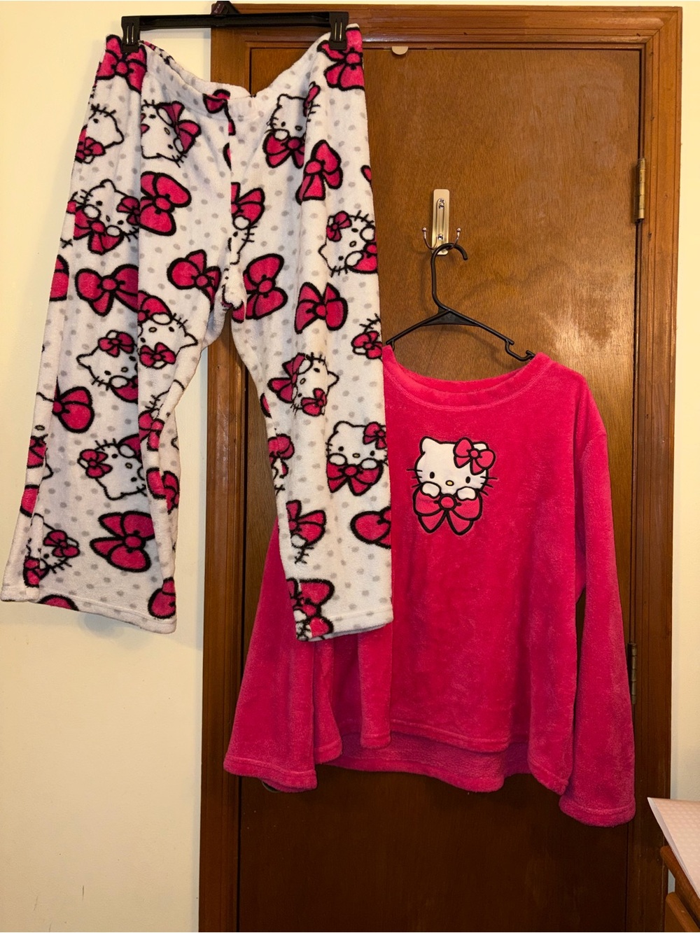 Sanrio Hello Kitty Plush Hot Pink Fleece Pajama Set